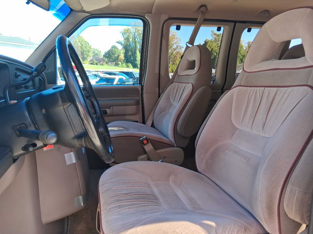 1995 Ford Econoline Image 14