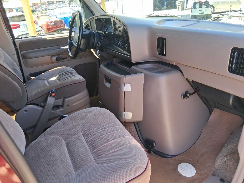 1995 Ford Econoline Image 17