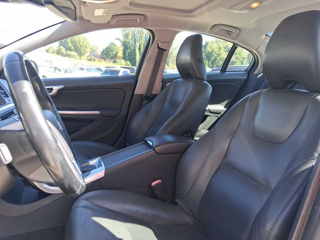 2015 Volvo S60 Image 12
