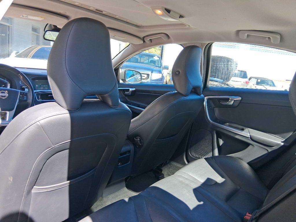 2015 Volvo S60 Image 17