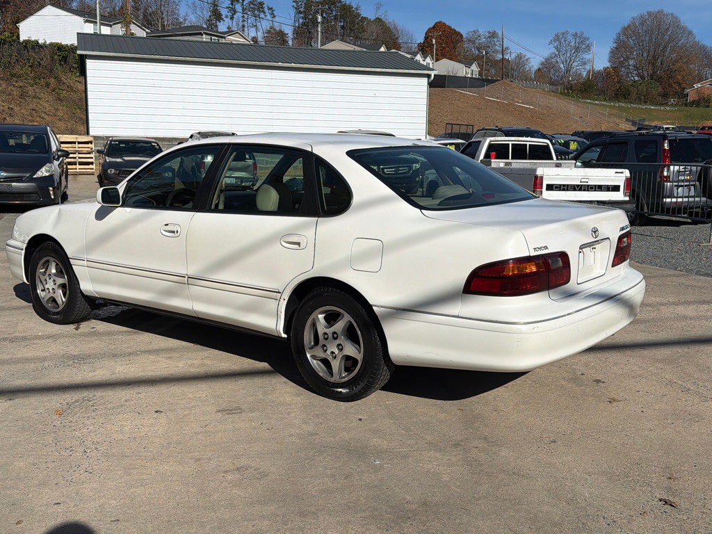 1999 Toyota Avalon Image 3