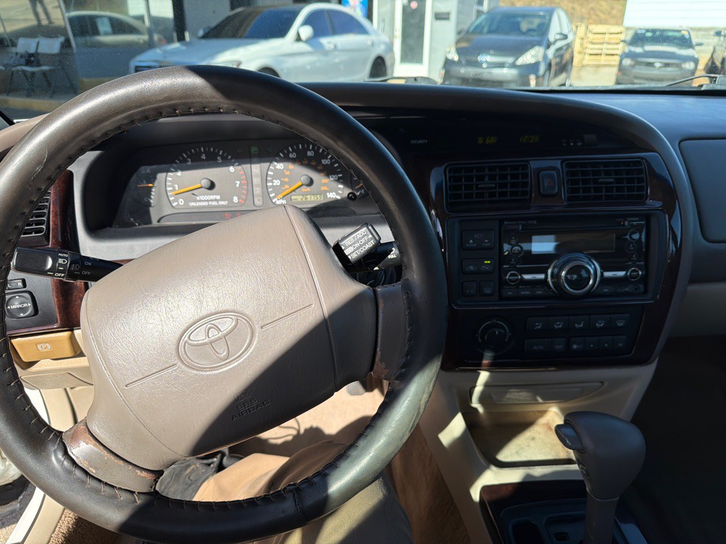 1999 Toyota Avalon Image 10