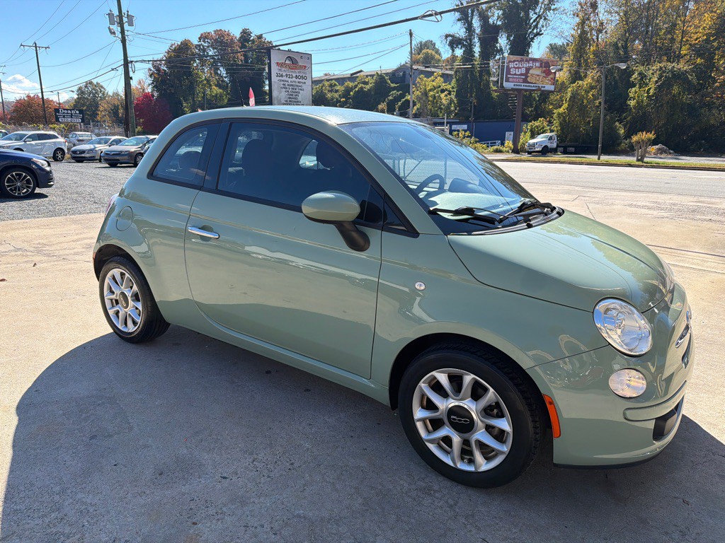 2017 FIAT 500 Image 7