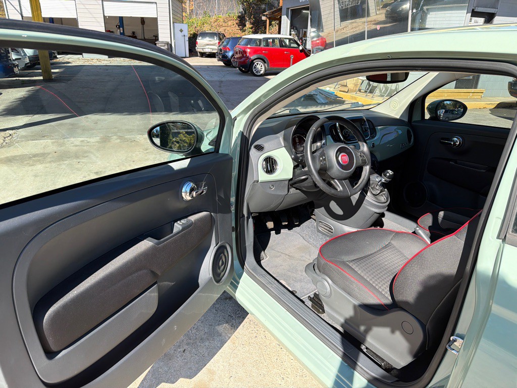 2017 FIAT 500 Image 8