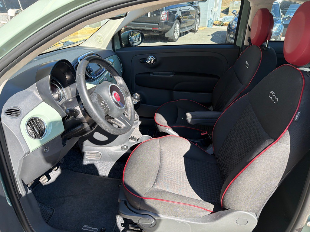 2017 FIAT 500 Image 9