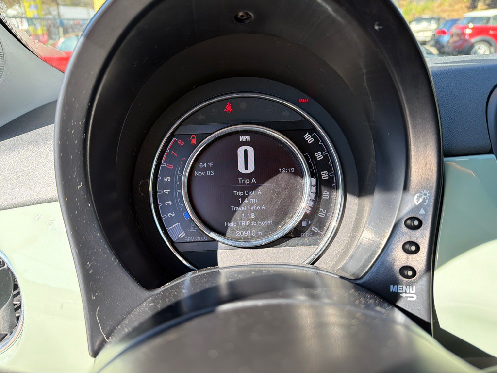 2017 FIAT 500 Image 10