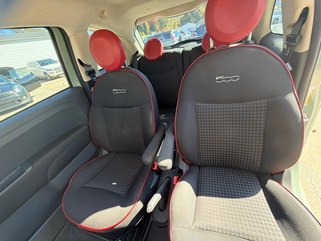 2017 FIAT 500 Image 14