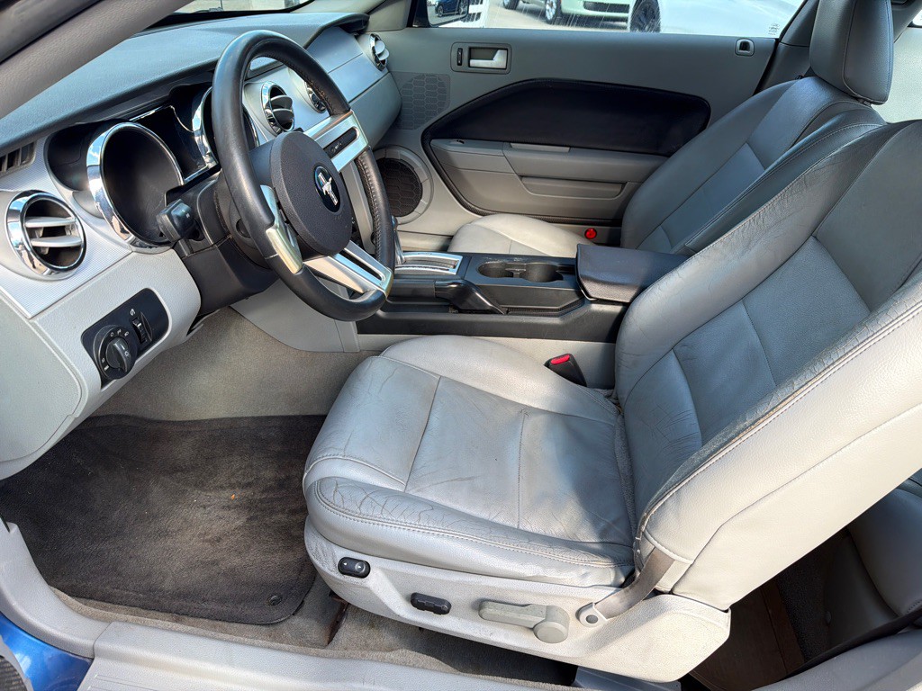 2007 Ford Mustang Image 8