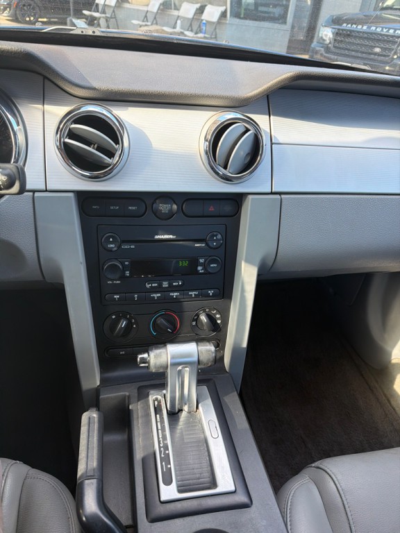 2007 Ford Mustang Image 9