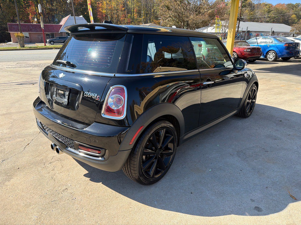 2012 MINI Cooper Image 7