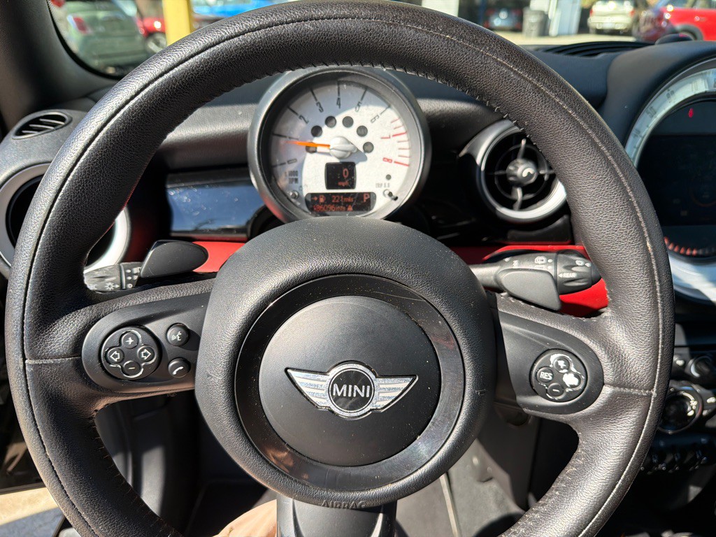 2012 MINI Cooper Image 11