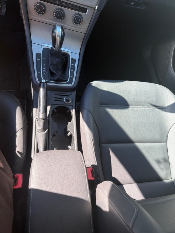 2015 Volkswagen Golf Image 11