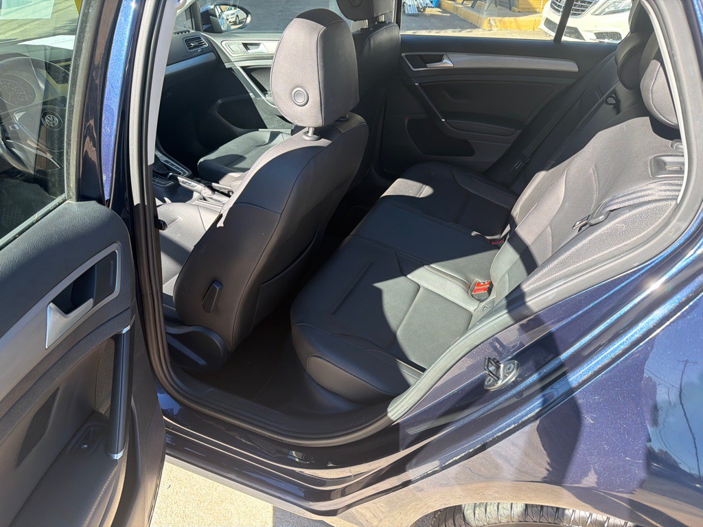 2015 Volkswagen Golf Image 13