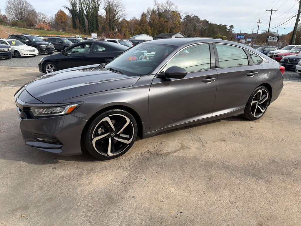 2019 Honda Accord Image 2