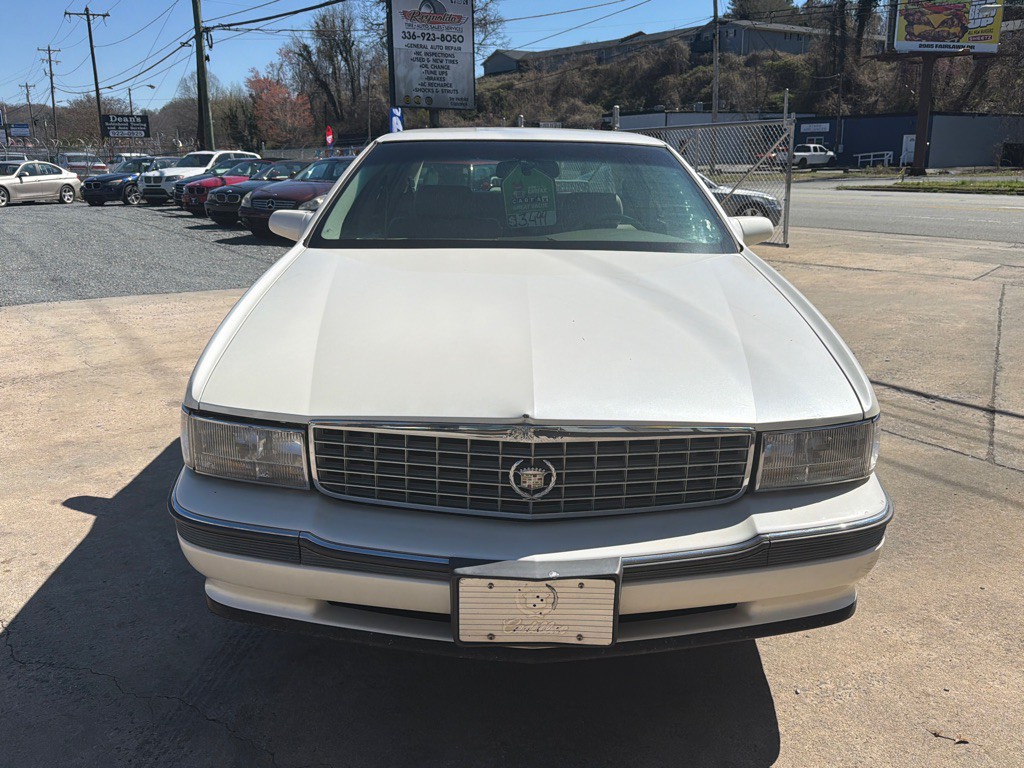 1994 Cadillac DeVille Image 2