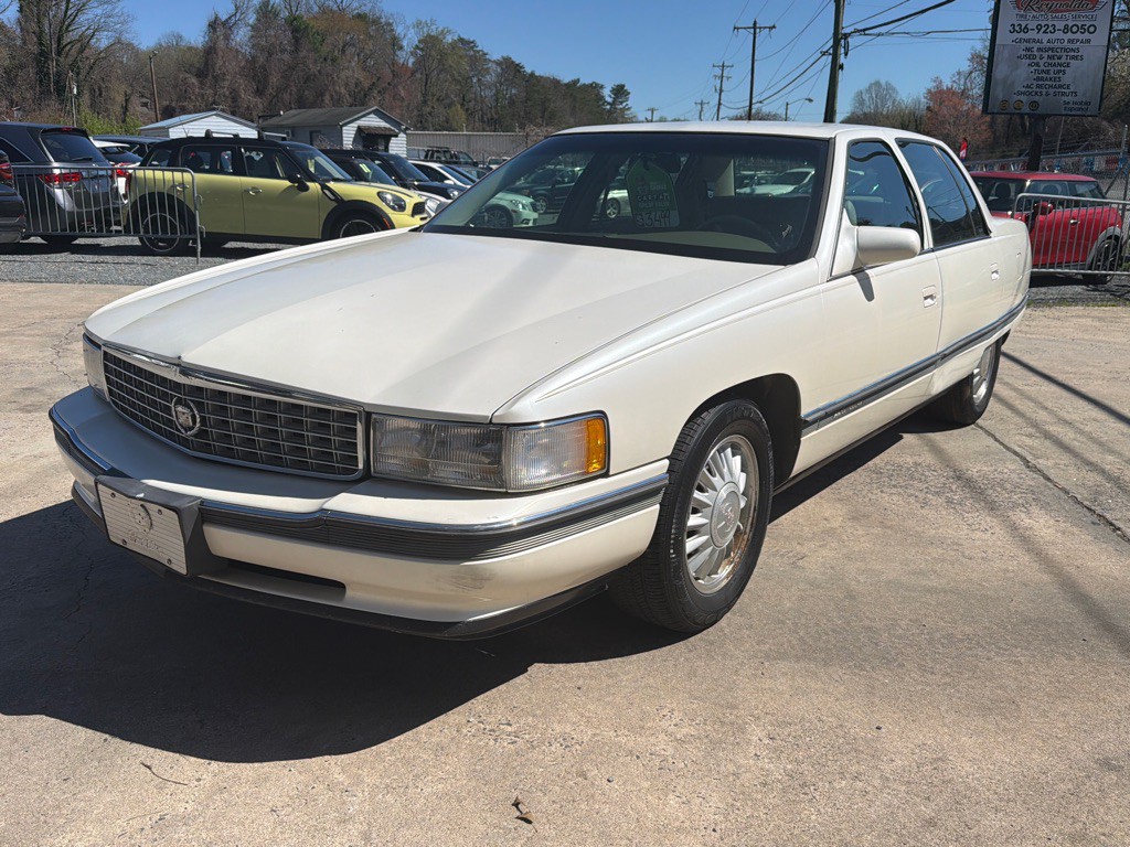 1994 Cadillac DeVille Image 3