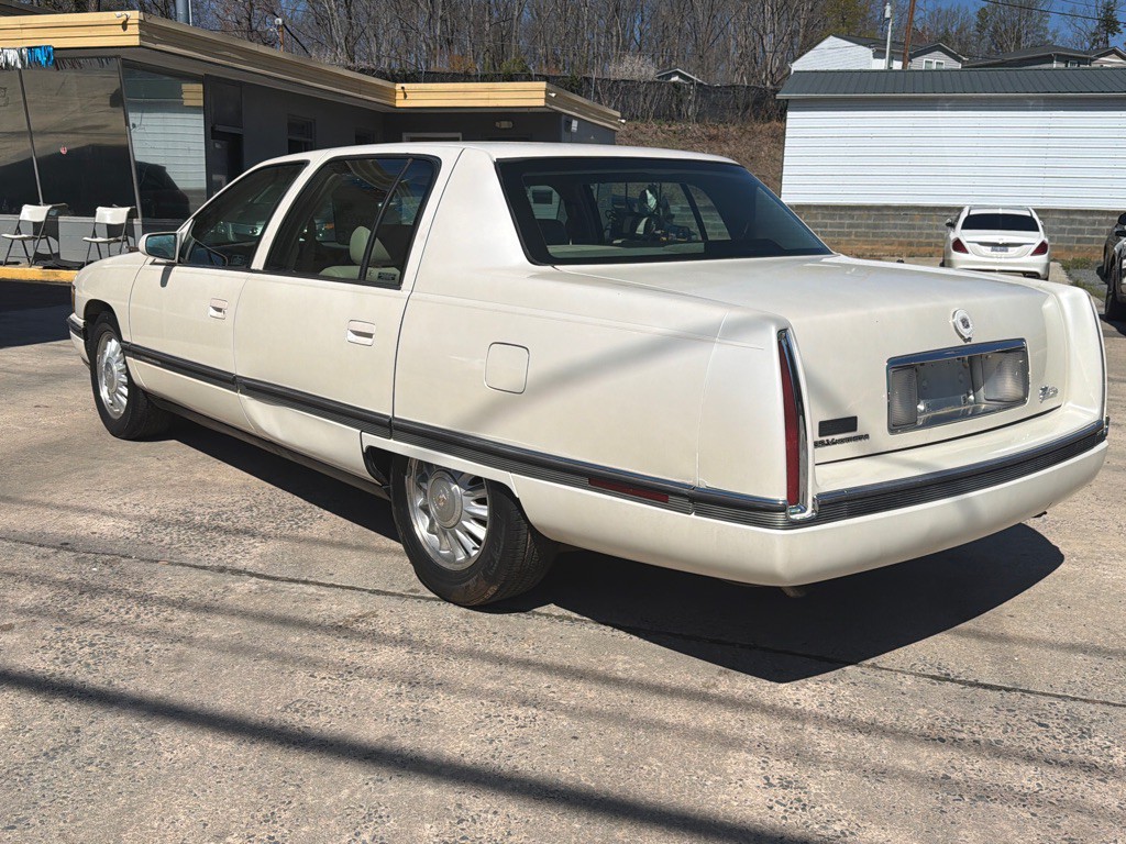 1994 Cadillac DeVille Image 5