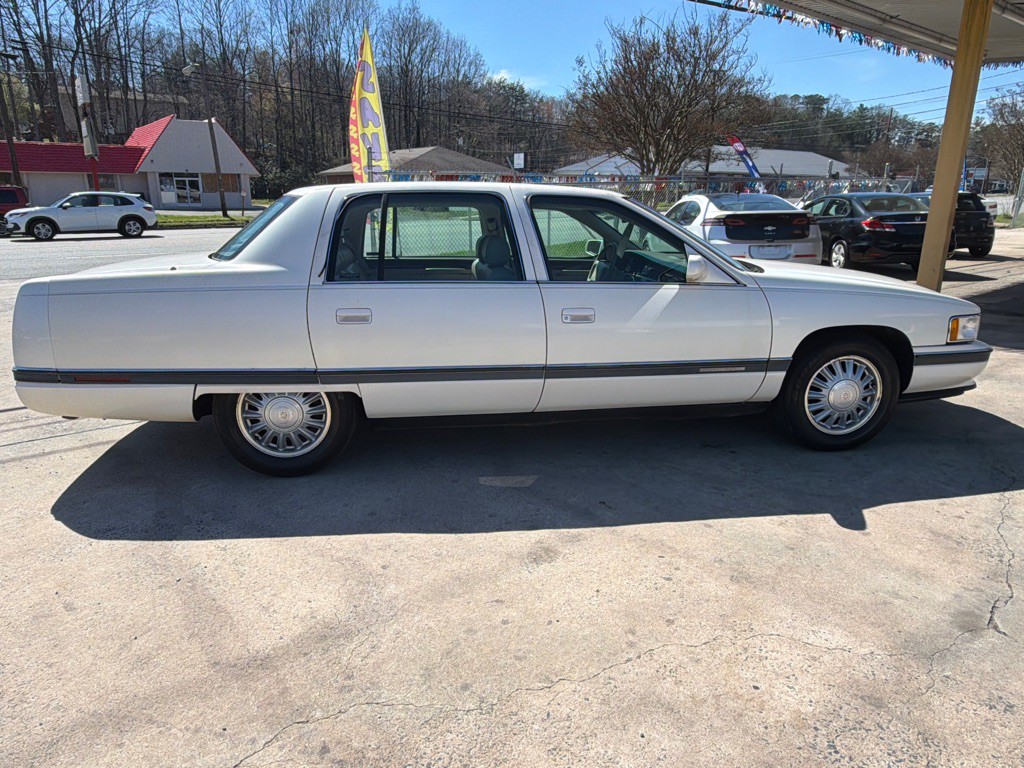 1994 Cadillac DeVille Image 8