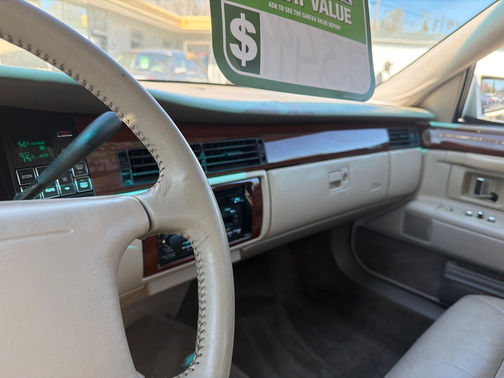 1994 Cadillac DeVille Image 13