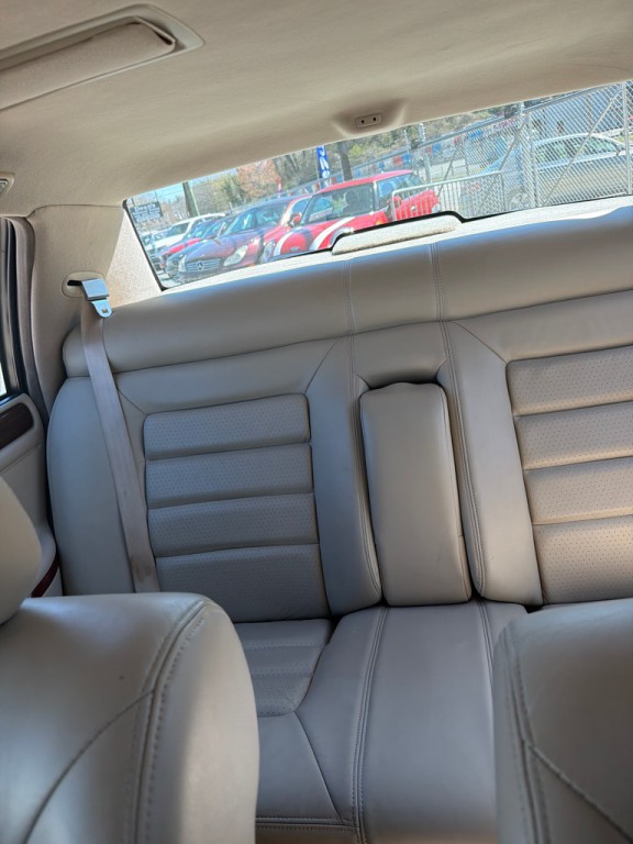 1994 Cadillac DeVille Image 15
