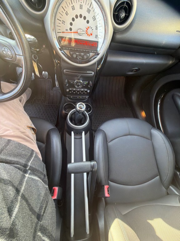 2012 MINI Cooper Image 14