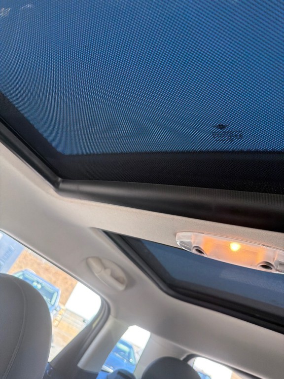 2012 MINI Cooper Image 16