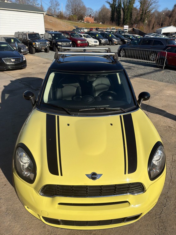 2012 MINI Cooper Image 17