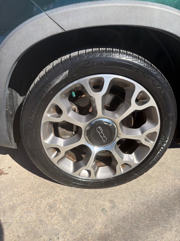 2014 FIAT 500L Image 8