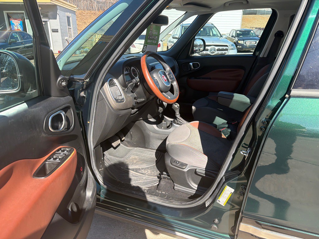 2014 FIAT 500L Image 9