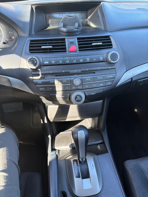 2012 Honda Accord Image 12