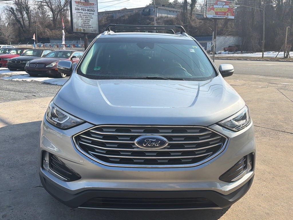 2020 Ford Edge Image 2