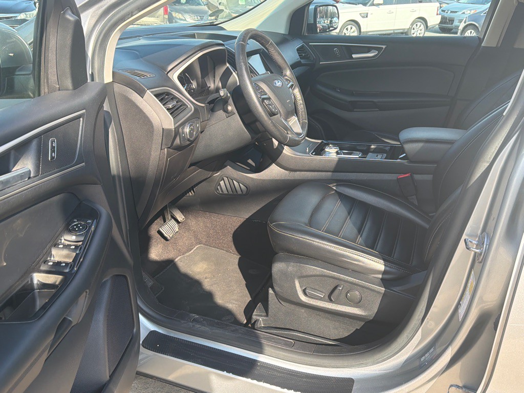 2020 Ford Edge Image 10