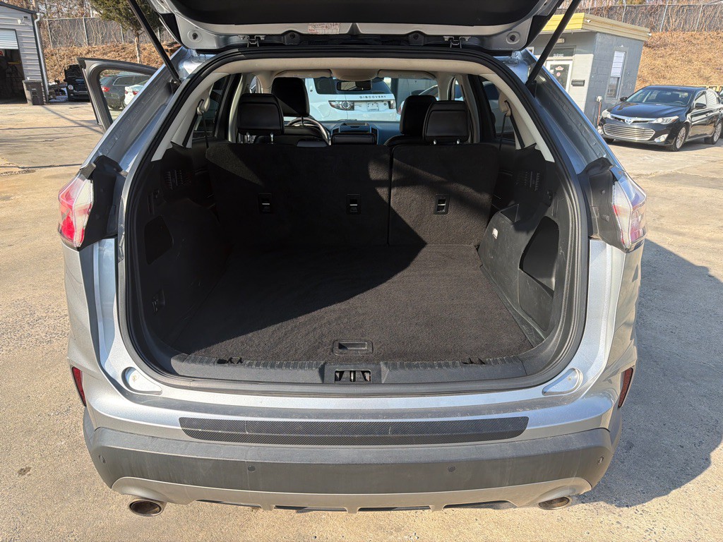 2020 Ford Edge Image 12