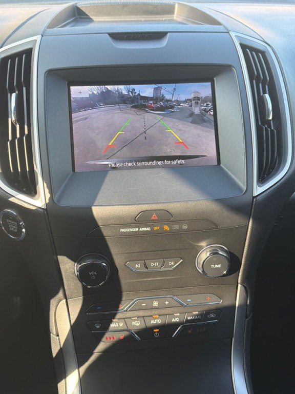 2020 Ford Edge Image 15