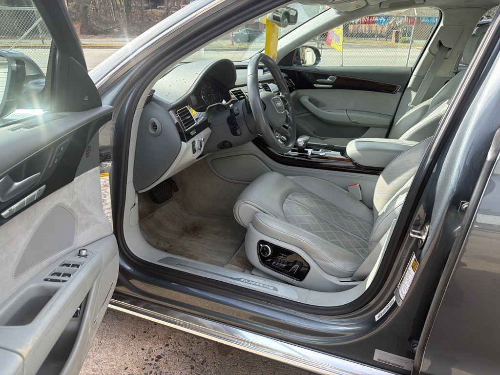 2015 Audi A8 Image 8