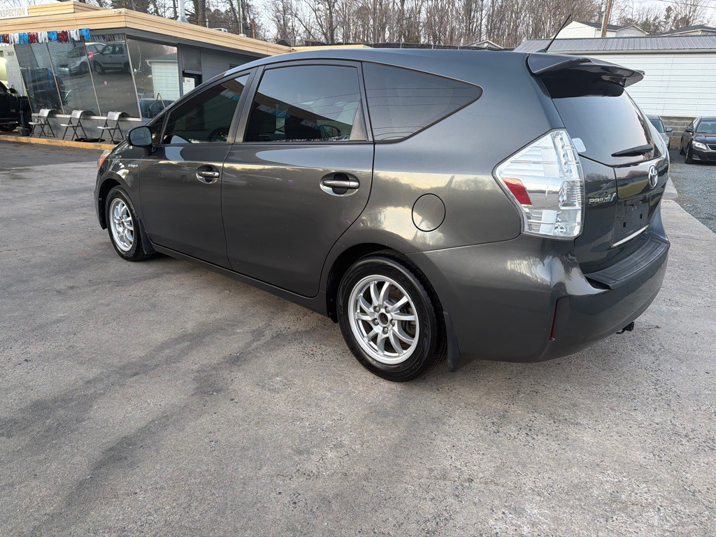 2012 Toyota Prius Image 5