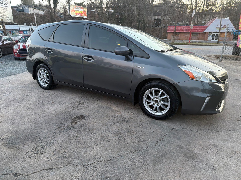 2012 Toyota Prius Image 8