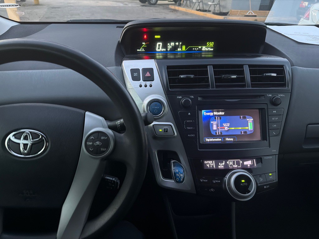 2012 Toyota Prius Image 14
