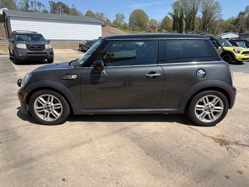 2011 MINI Cooper Image 4