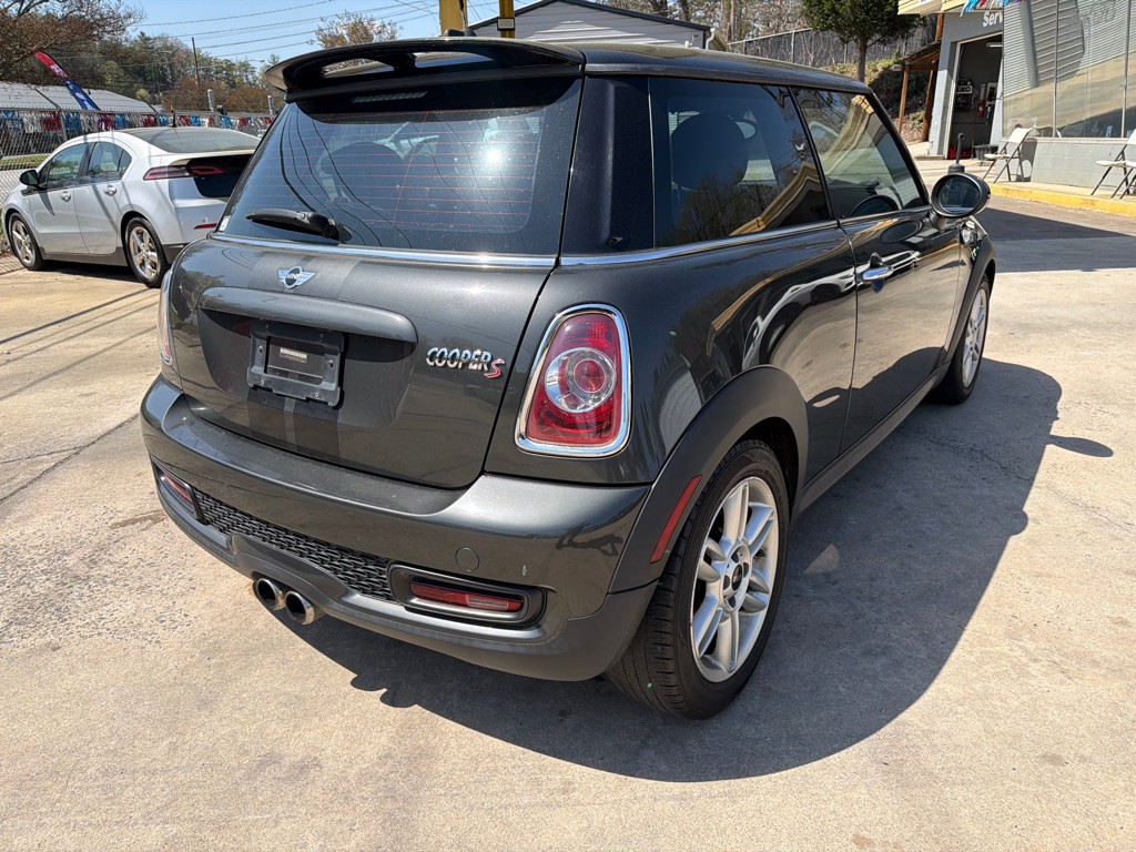 2011 MINI Cooper Image 7