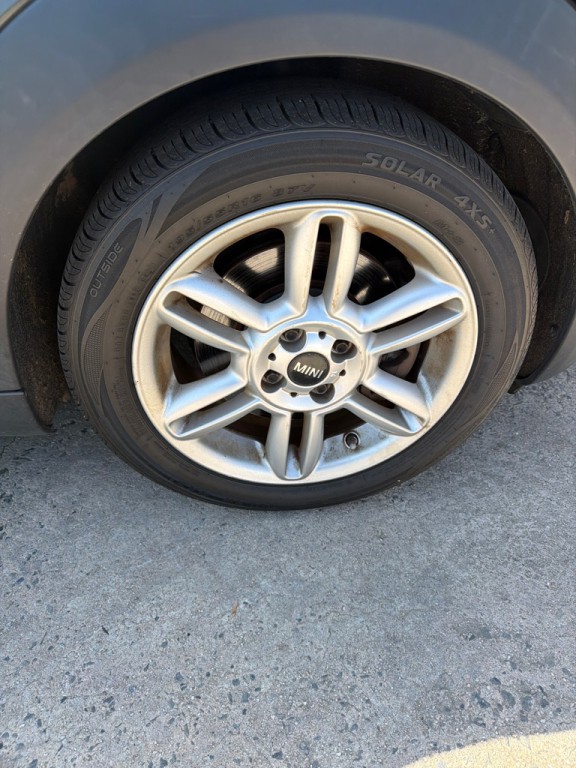 2011 MINI Cooper Image 9