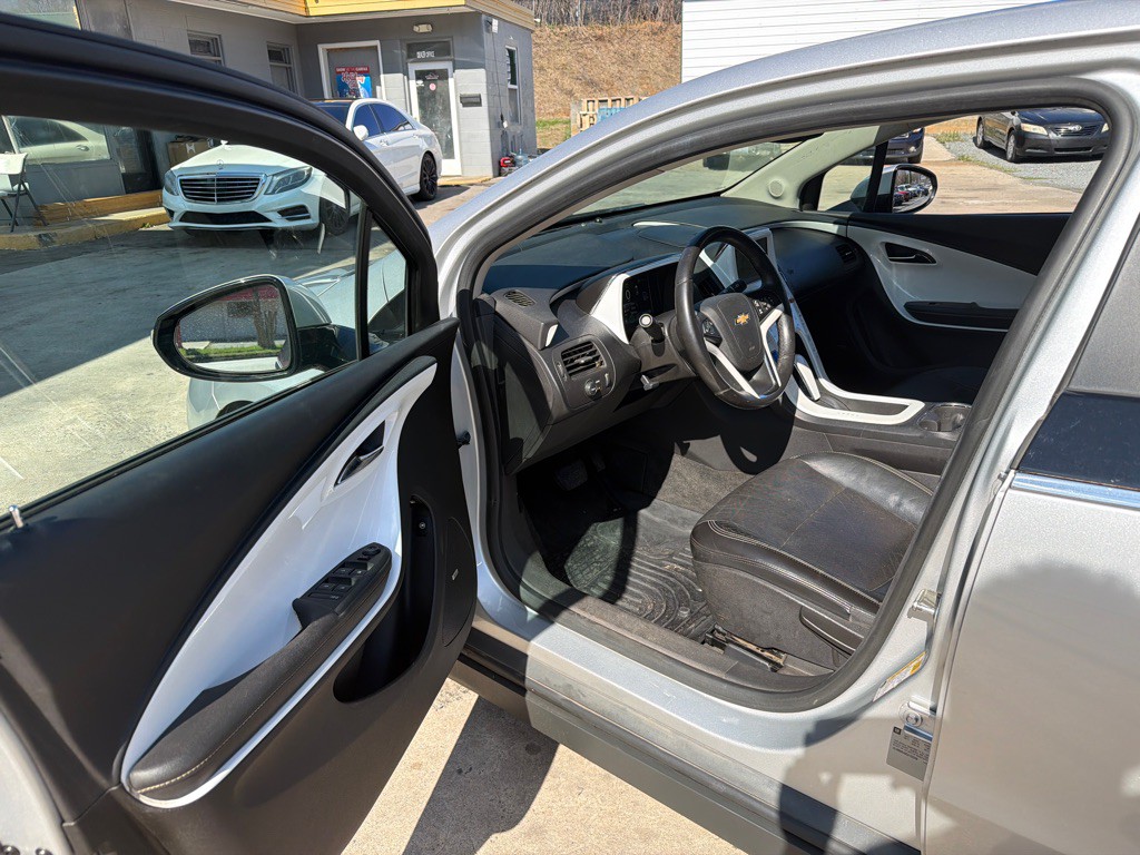 2012 Chevrolet Volt Image 10