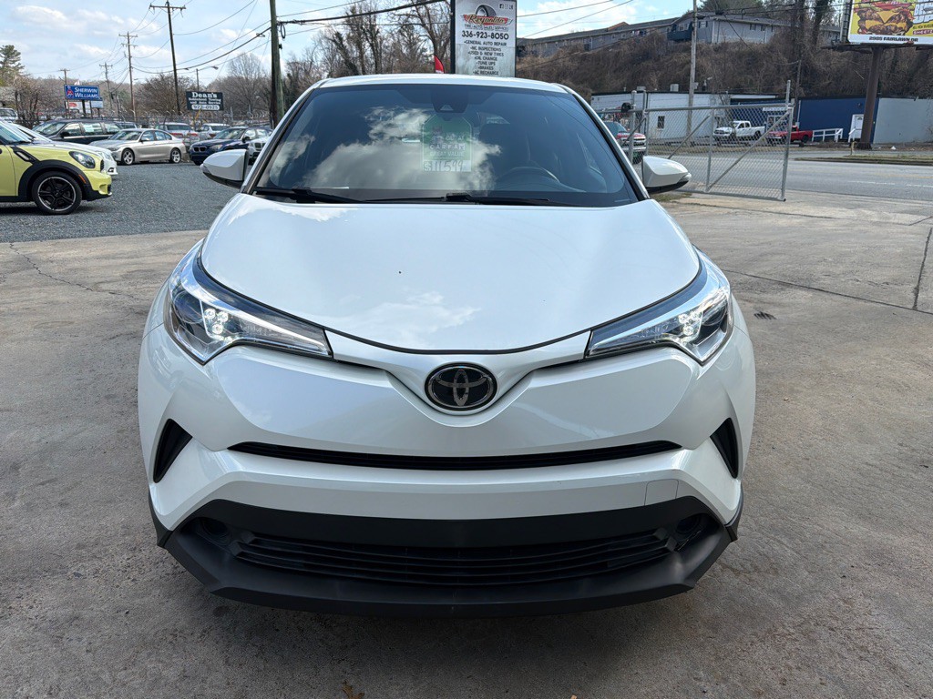 2018 Toyota C-HR Image 2