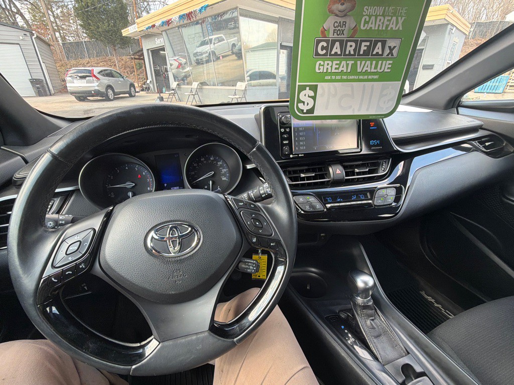 2018 Toyota C-HR Image 17