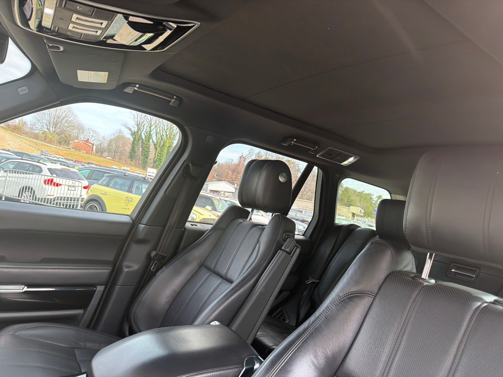 2016 Land Rover Range Rover Image 12