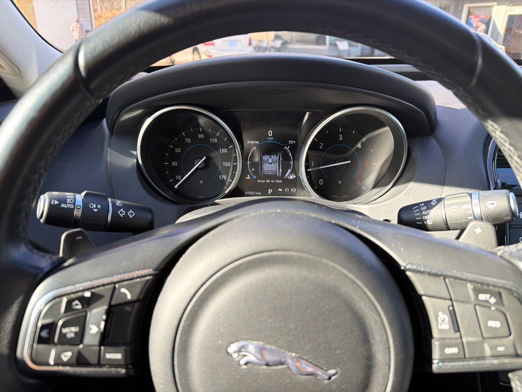 2017 Jaguar XE Image 13