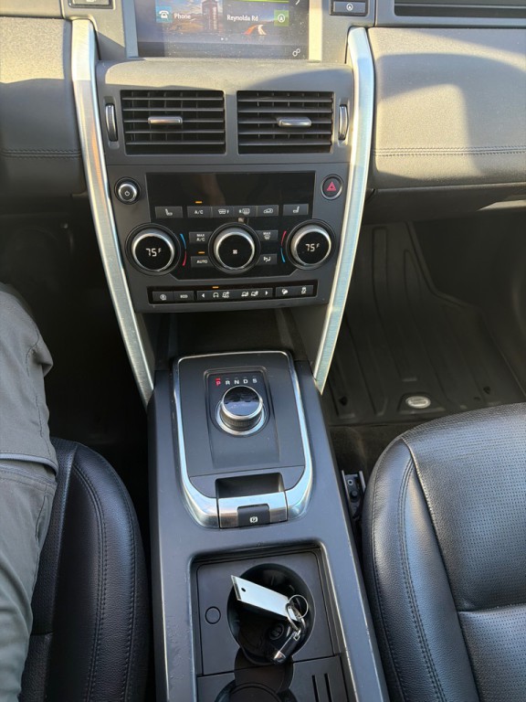 2019 Land Rover Discovery Sport Image 18