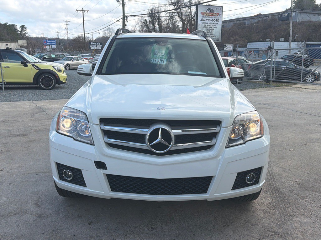 2011 Mercedes-Benz GLK-Class Image 2