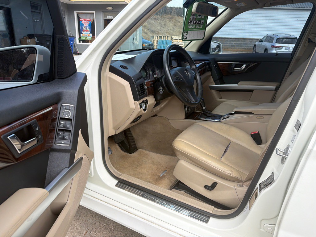 2011 Mercedes-Benz GLK-Class Image 10