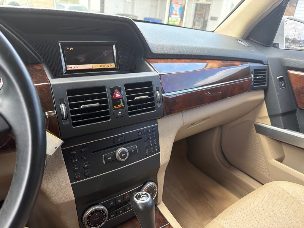 2011 Mercedes-Benz GLK-Class Image 13